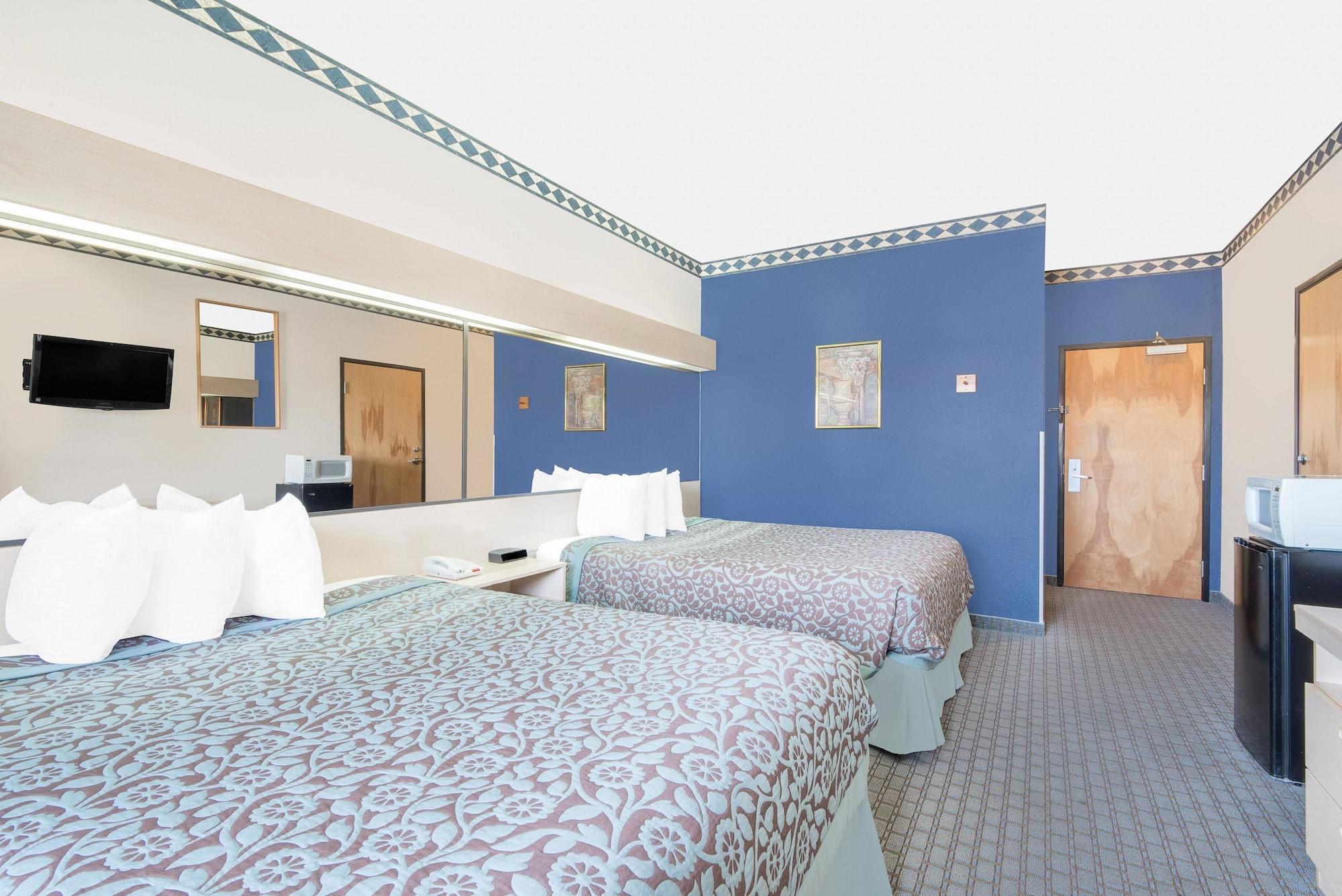 Days Inn & Suites By Wyndham Hutchinson Exteriér fotografie