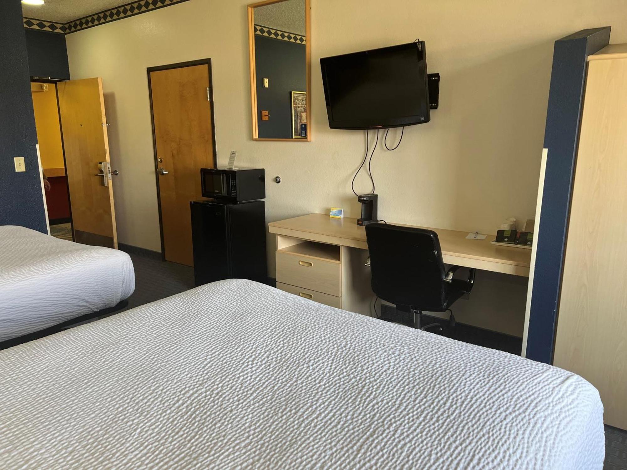 Days Inn & Suites By Wyndham Hutchinson Exteriér fotografie
