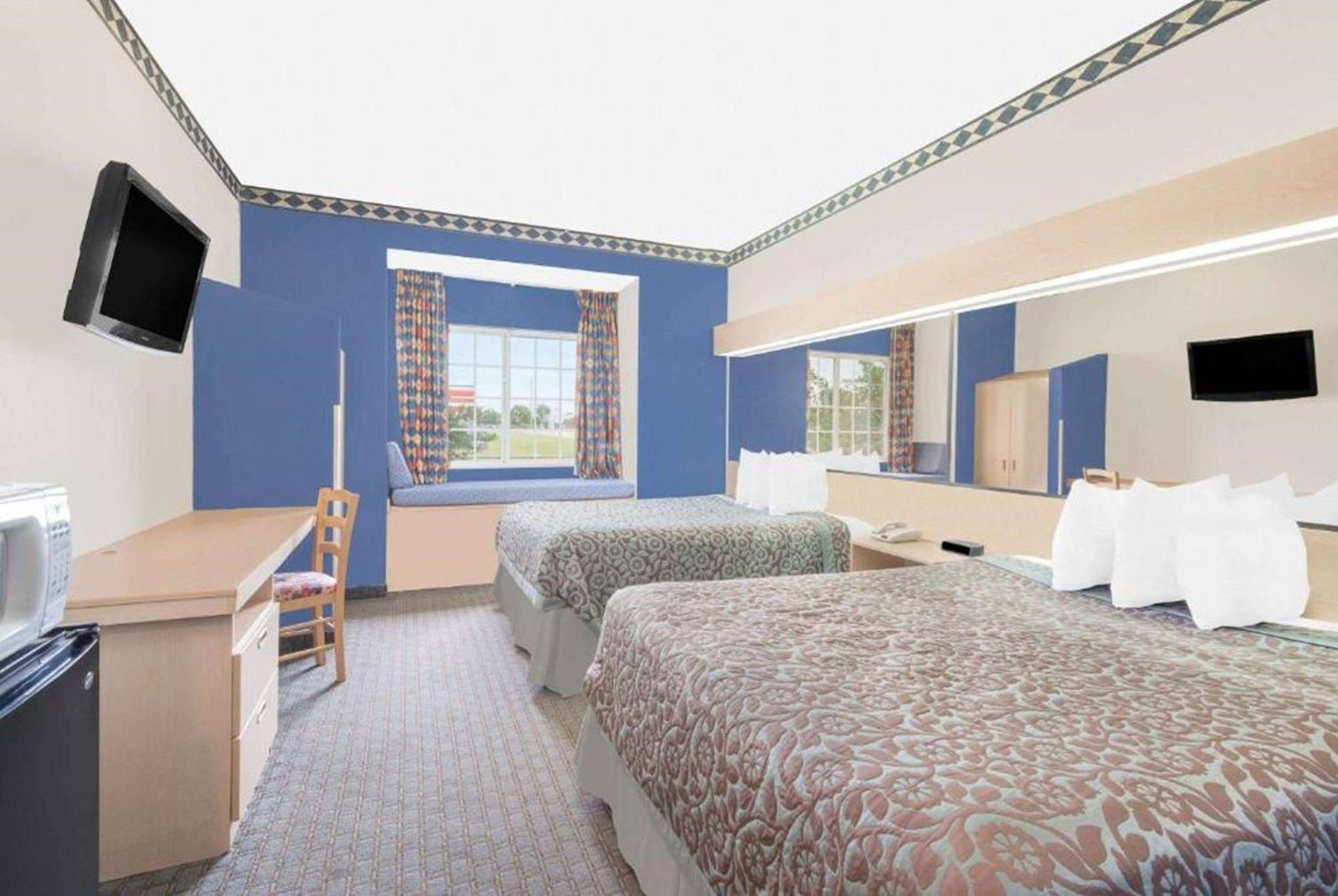 Days Inn & Suites By Wyndham Hutchinson Exteriér fotografie